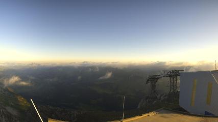 Glacier 3000: Cabane 2525m (glacier3000.ch)