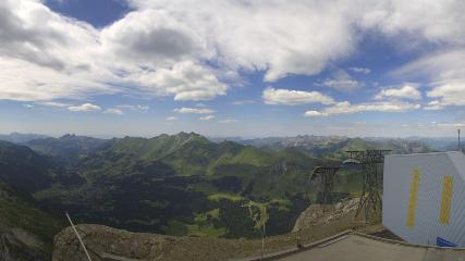 Glacier 3000: Cabane 2525m (glacier3000.ch)
