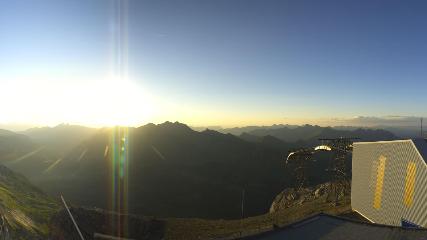 Glacier 3000: Cabane 2525m (glacier3000.ch)