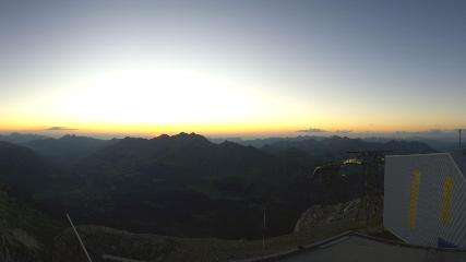 Glacier 3000: Cabane 2525m (glacier3000.ch)