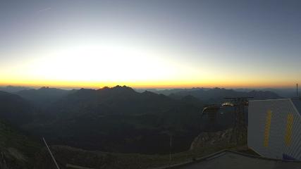 Glacier 3000: Cabane 2525m (glacier3000.ch)