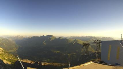 Glacier 3000: Cabane 2525m (glacier3000.ch)