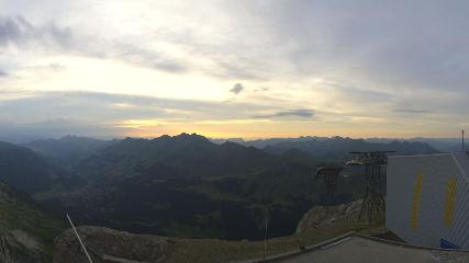 Glacier 3000: Cabane 2525m (glacier3000.ch)