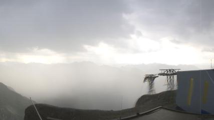 Glacier 3000: Cabane 2525m (glacier3000.ch)