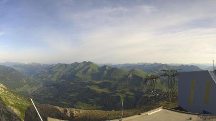 Glacier 3000: Cabane 2525m (glacier3000.ch)