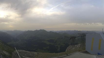 Glacier 3000: Cabane 2525m (glacier3000.ch)