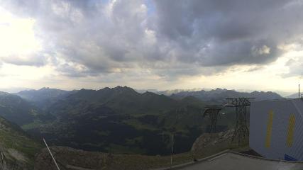 Glacier 3000: Cabane 2525m (glacier3000.ch)