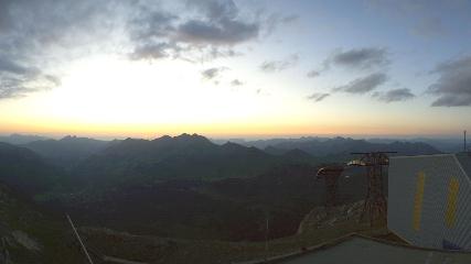 Glacier 3000: Cabane 2525m (glacier3000.ch)