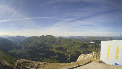 Glacier 3000: Cabane 2525m (glacier3000.ch)