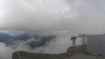Glacier 3000: Cabane 2525m (glacier3000.ch)