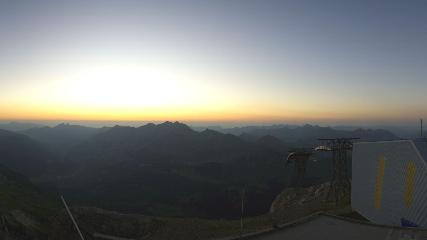 Glacier 3000: Cabane 2525m (glacier3000.ch)