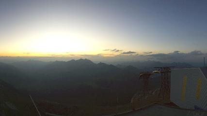 Glacier 3000: Cabane 2525m (glacier3000.ch)