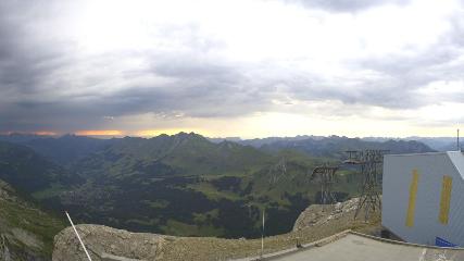 Glacier 3000: Cabane 2525m (glacier3000.ch)