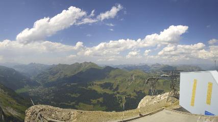 Glacier 3000: Cabane 2525m (glacier3000.ch)