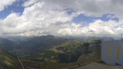 Glacier 3000: Cabane 2525m (glacier3000.ch)