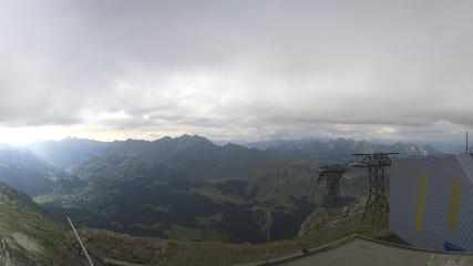 Glacier 3000: Cabane 2525m (glacier3000.ch)