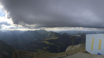 Glacier 3000: Cabane 2525m (glacier3000.ch)