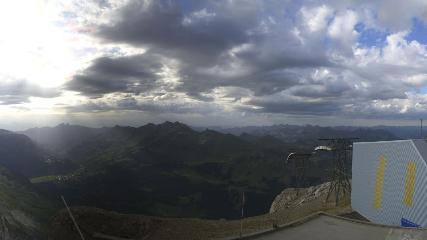 Glacier 3000: Cabane 2525m (glacier3000.ch)