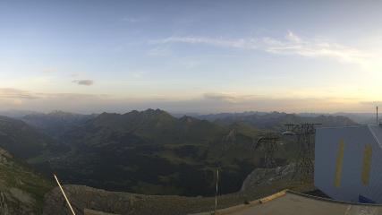 Glacier 3000: Cabane 2525m (glacier3000.ch)