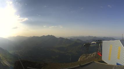 Glacier 3000: Cabane 2525m (glacier3000.ch)