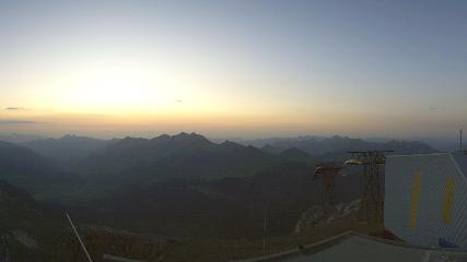 Glacier 3000: Cabane 2525m (glacier3000.ch)