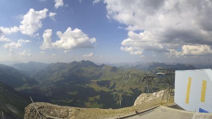 Glacier 3000: Cabane 2525m (glacier3000.ch)