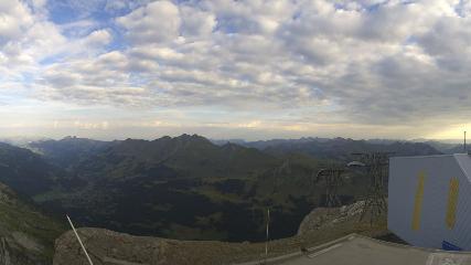 Glacier 3000: Cabane 2525m (glacier3000.ch)