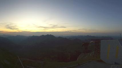 Glacier 3000: Cabane 2525m (glacier3000.ch)