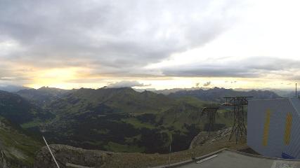 Glacier 3000: Cabane 2525m (glacier3000.ch)