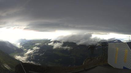 Glacier 3000: Cabane 2525m (glacier3000.ch)