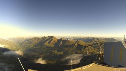 Glacier 3000: Cabane 2525m (glacier3000.ch)