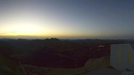 Glacier 3000: Cabane 2525m (glacier3000.ch)