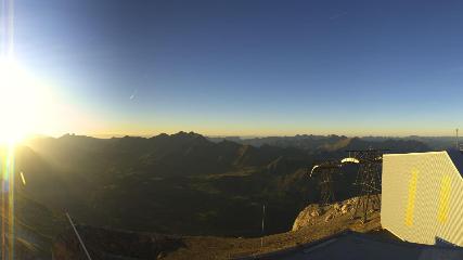 Glacier 3000: Cabane 2525m (glacier3000.ch)