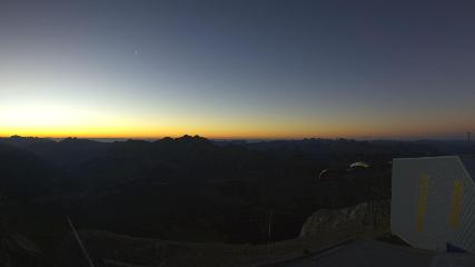 Glacier 3000: Cabane 2525m (glacier3000.ch)