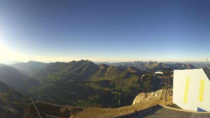 Glacier 3000: Cabane 2525m (glacier3000.ch)
