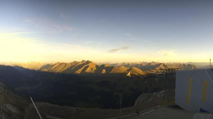 Glacier 3000: Cabane 2525m (glacier3000.ch)