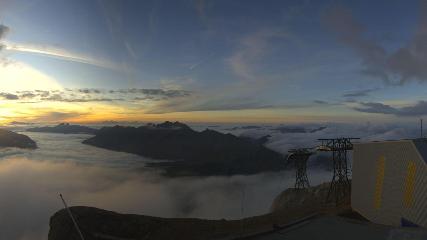 Glacier 3000: Cabane 2525m (glacier3000.ch)