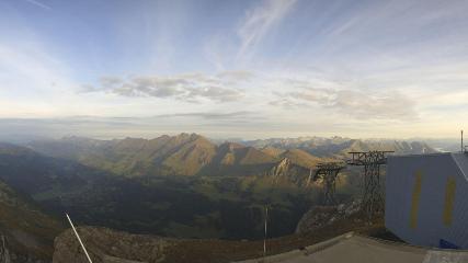 Glacier 3000: Cabane 2525m (glacier3000.ch)
