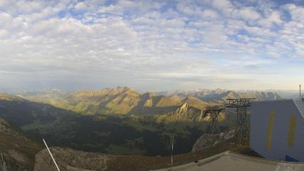 Glacier 3000: Cabane 2525m (glacier3000.ch)