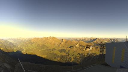 Glacier 3000: Cabane 2525m (glacier3000.ch)