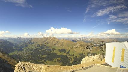 Glacier 3000: Cabane 2525m (glacier3000.ch)