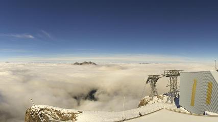 Glacier 3000: Cabane 2525m (glacier3000.ch)