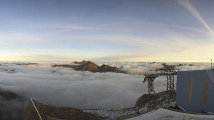 Glacier 3000: Cabane 2525m (glacier3000.ch)