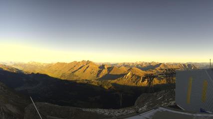 Glacier 3000: Cabane 2525m (glacier3000.ch)
