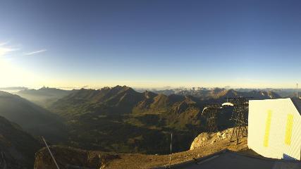 Glacier 3000: Cabane 2525m (glacier3000.ch)