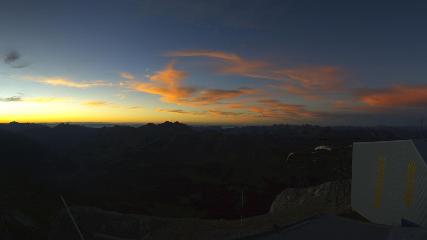 Glacier 3000: Cabane 2525m (glacier3000.ch)