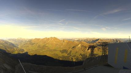 Glacier 3000: Cabane 2525m (glacier3000.ch)