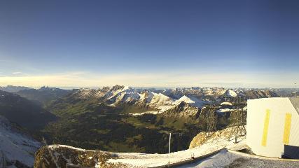Glacier 3000: Cabane 2525m (glacier3000.ch)