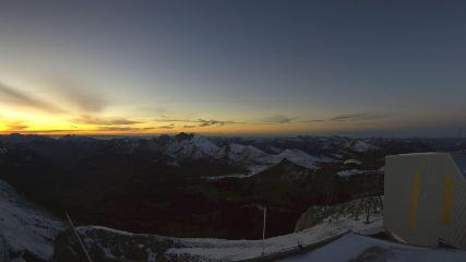 Glacier 3000: Cabane 2525m (glacier3000.ch)