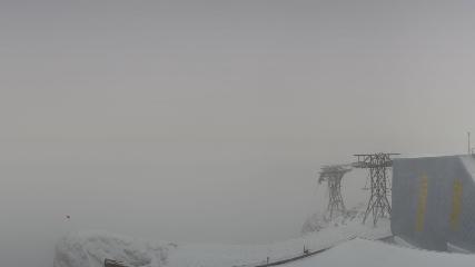 Glacier 3000: Cabane 2525m (glacier3000.ch)